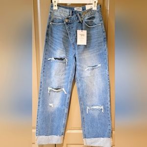 High waist cross over jeans.